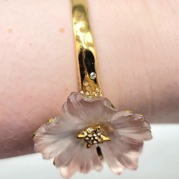 Alexis Bittar Pink Lucite Gardenia Flower + Swarovski Crystal Gold Cuff Bracelet - Picture 10 of 13